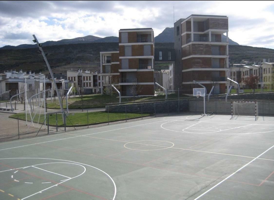 Апартаменты Deluxe Pirineos Сабиньяниго Экстерьер фото