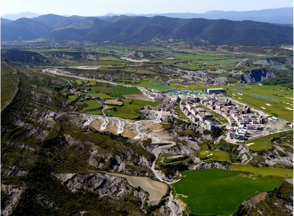Апартаменты Deluxe Pirineos Сабиньяниго Экстерьер фото